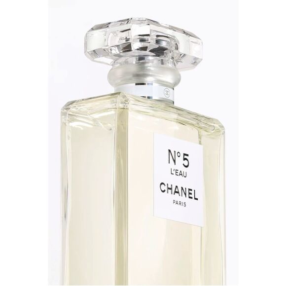 NWOT No 5 L’EAU Chanel Paris Eau De Toilette Spray! ❤️ - Picture 2 of 5